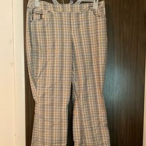 Yellow and black stripes pants with front and back pockets